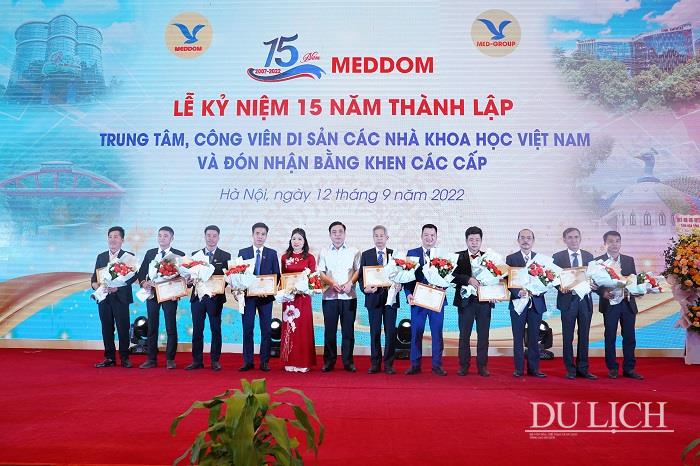 MEDDOM đón nhận Bằng khen của Bộ Văn hóa - Thể thao và Du lịch; Hội Di sản Văn hóa Việt Nam
